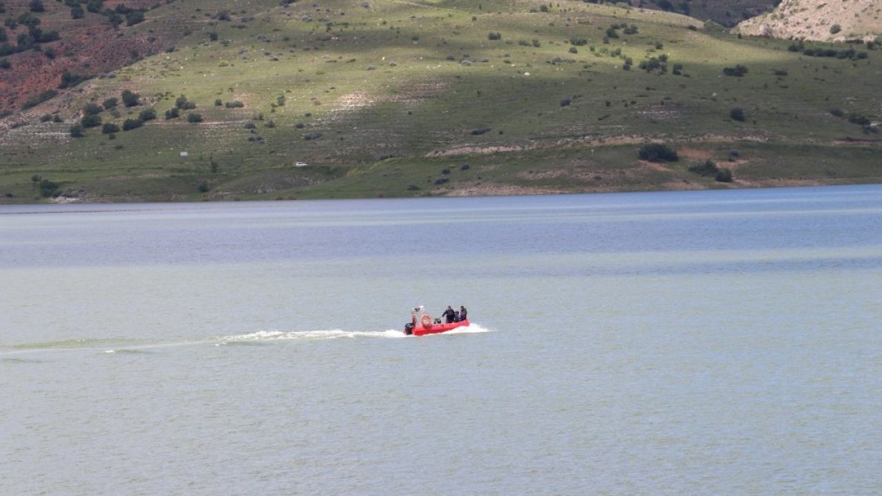 Kayseri'de baraj gölüne düşerek kaybolan kişiyi arama çalışması başlatıldı