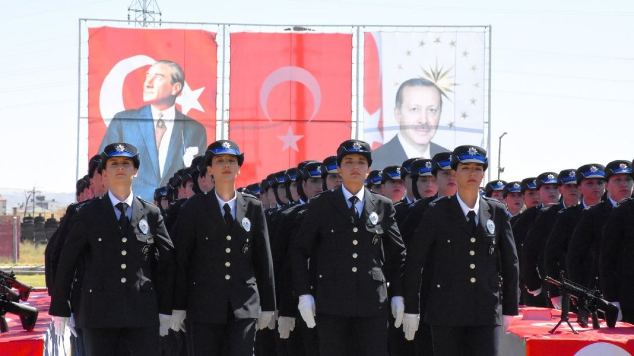 Aksaray'da eğitimini tamamlayan 485 polis adayı mezun oldu