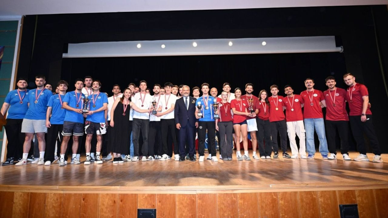 Anadolu Üniversitesi Spor Ödülleri sahiplerini buldu
