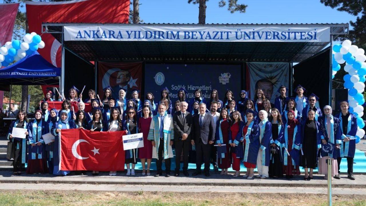 AYBÜ Çubuk Yerleşkesi'nde mezuniyet töreni düzenlendi