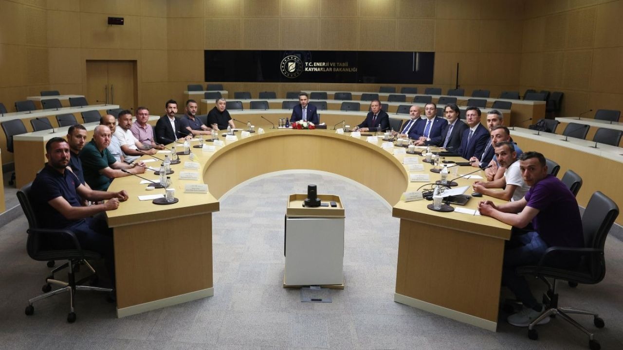 Bakan Alparslan Bayraktar, Doruk Madencilik işçilerini ağırladı