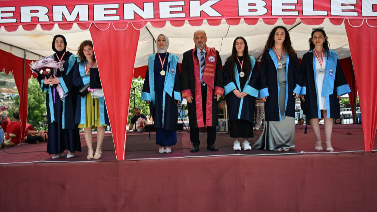 Ermenek’te mezuniyet coşkusu