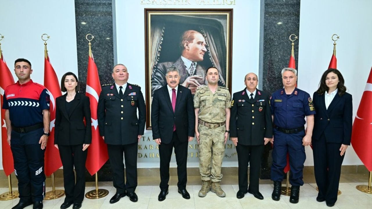 Eskişehir Valisi Yılmaz, İl Jandarma Komutan Vekili Ünlü'yü kabul etti