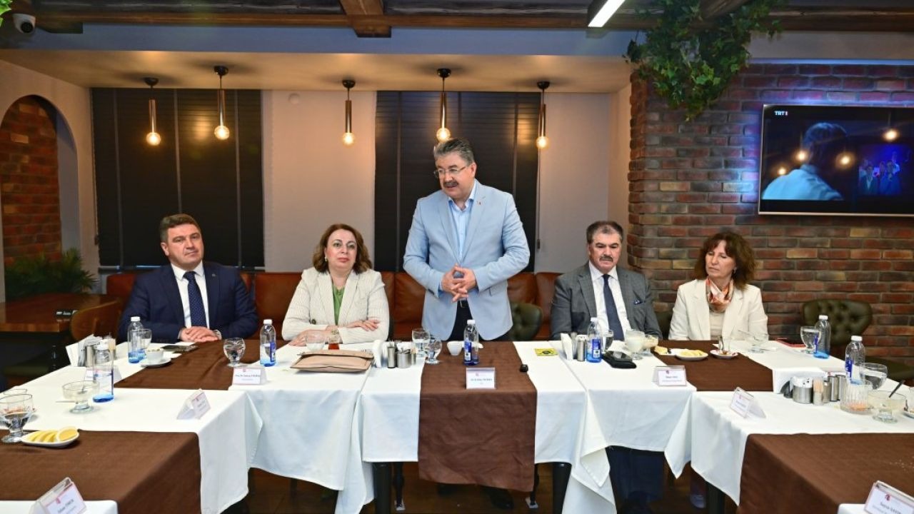 Eskişehir'de görev yeri değişen kaymakamlar ile başsavcı için veda programı düzenlendi