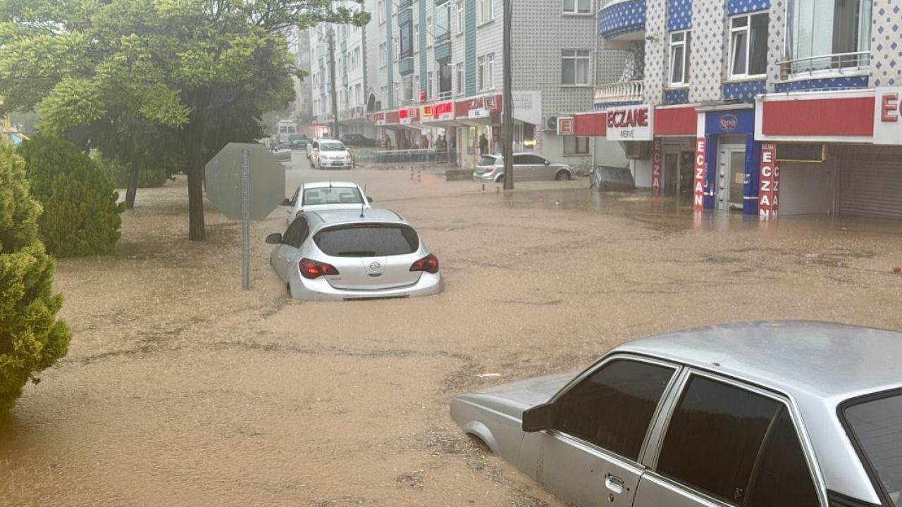 GÜNCELLEME - Kırşehir'de sağanak, sel ve su baskınlarına neden oldu