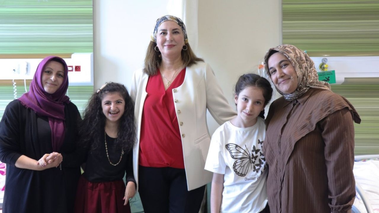 Hastane koridorlarında yolları kesişen iki anne, 8 yıldır yoldaşlık ediyor