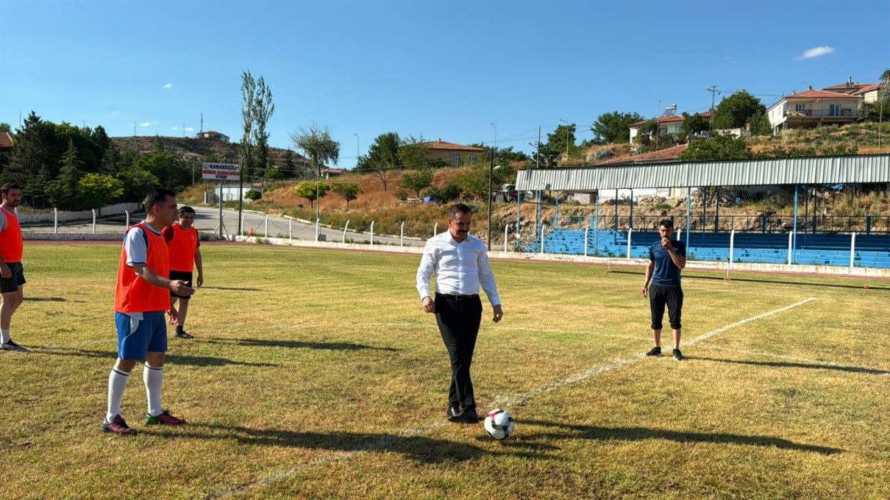 Karakeçili'de düzenlenen futbol turnuvası başladı