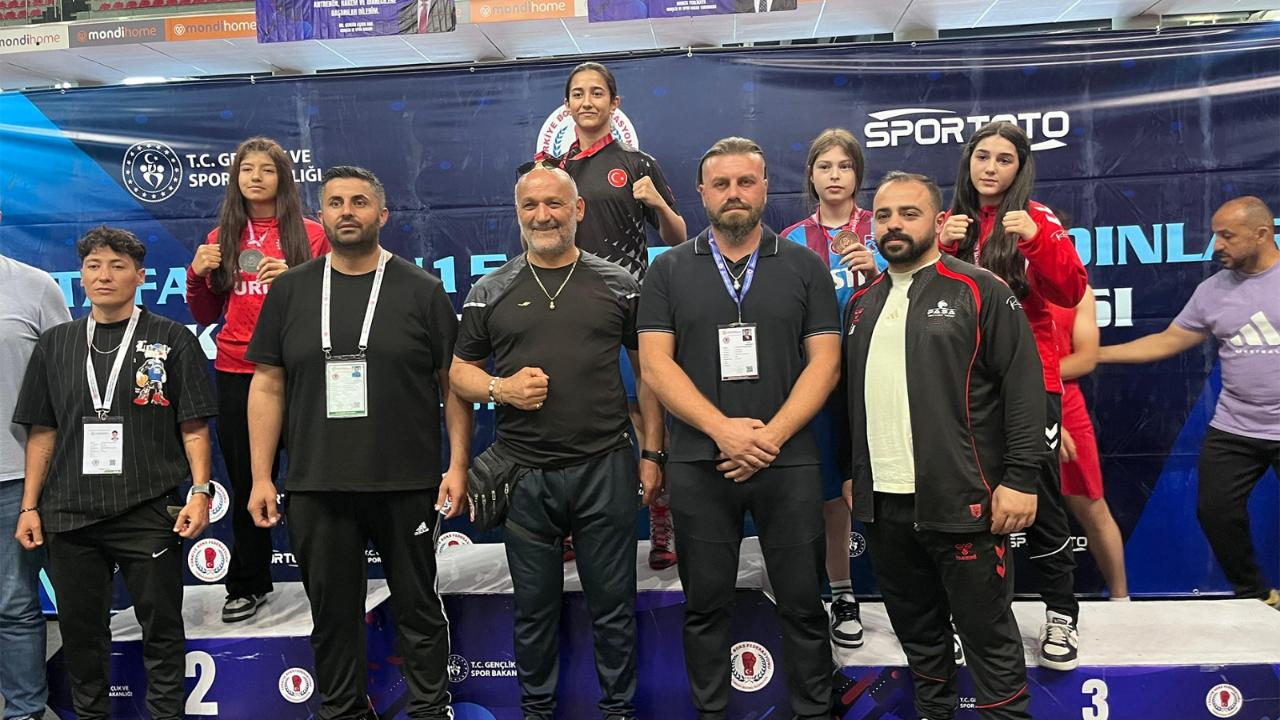 Karamanlı boksörler ringi salladı!