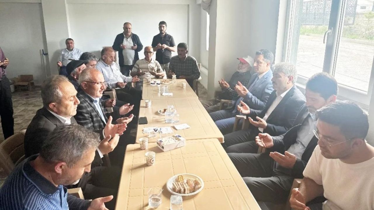 Kaymakam Canpolat’tan KKKA hastalığı şüphesiyle yaşamını yitiren öğrencinin ailesine ziyaret