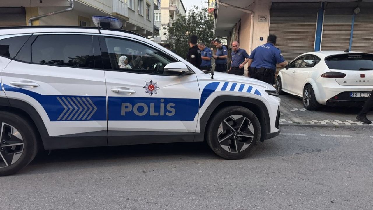 Kayseri'de bir kişi tartıştığı eski karısının annesi ile ablasını bıçakla yaraladı