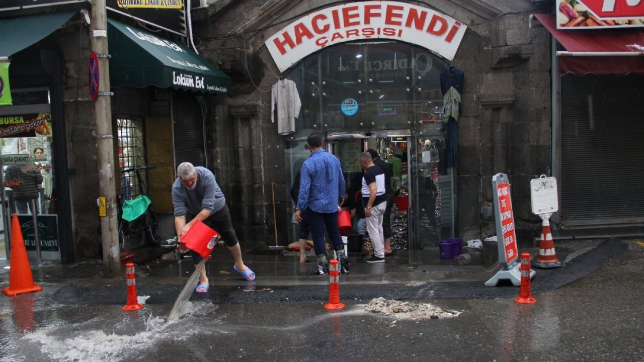 Kayseri'de sağanak ve dolu etkili oldu