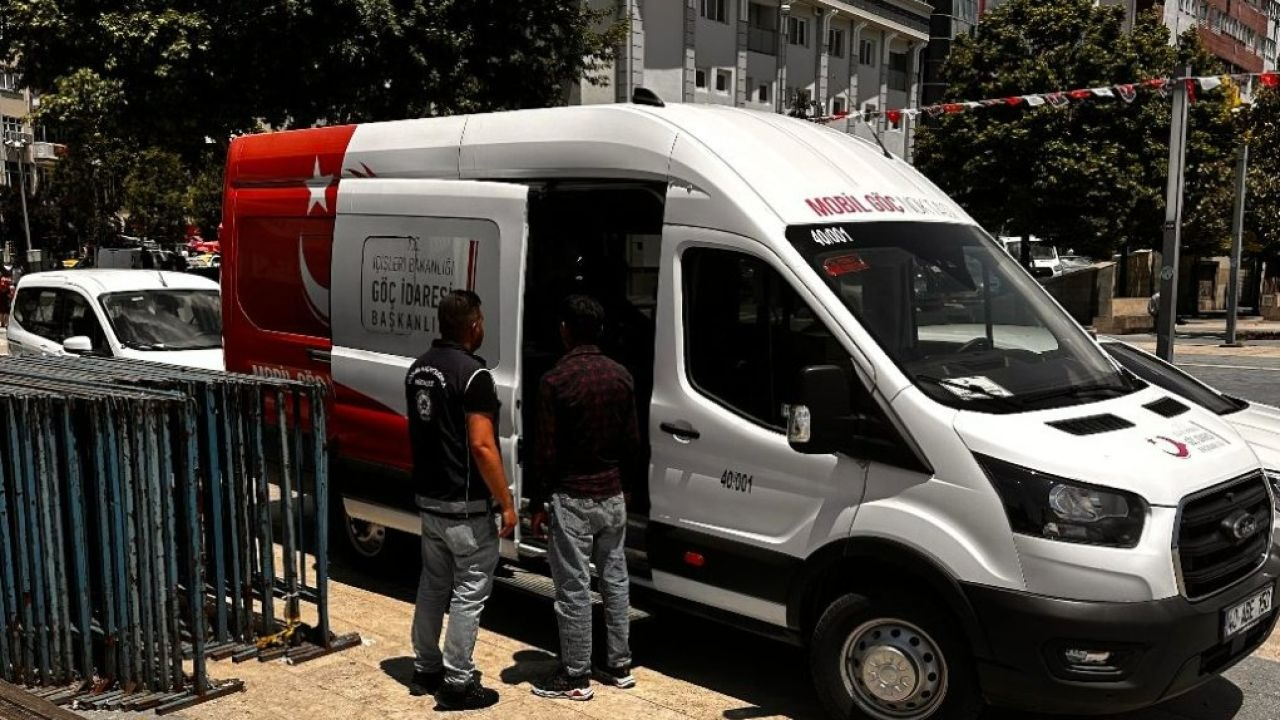 Kırşehir'de 12 düzensiz göçmen yakalandı