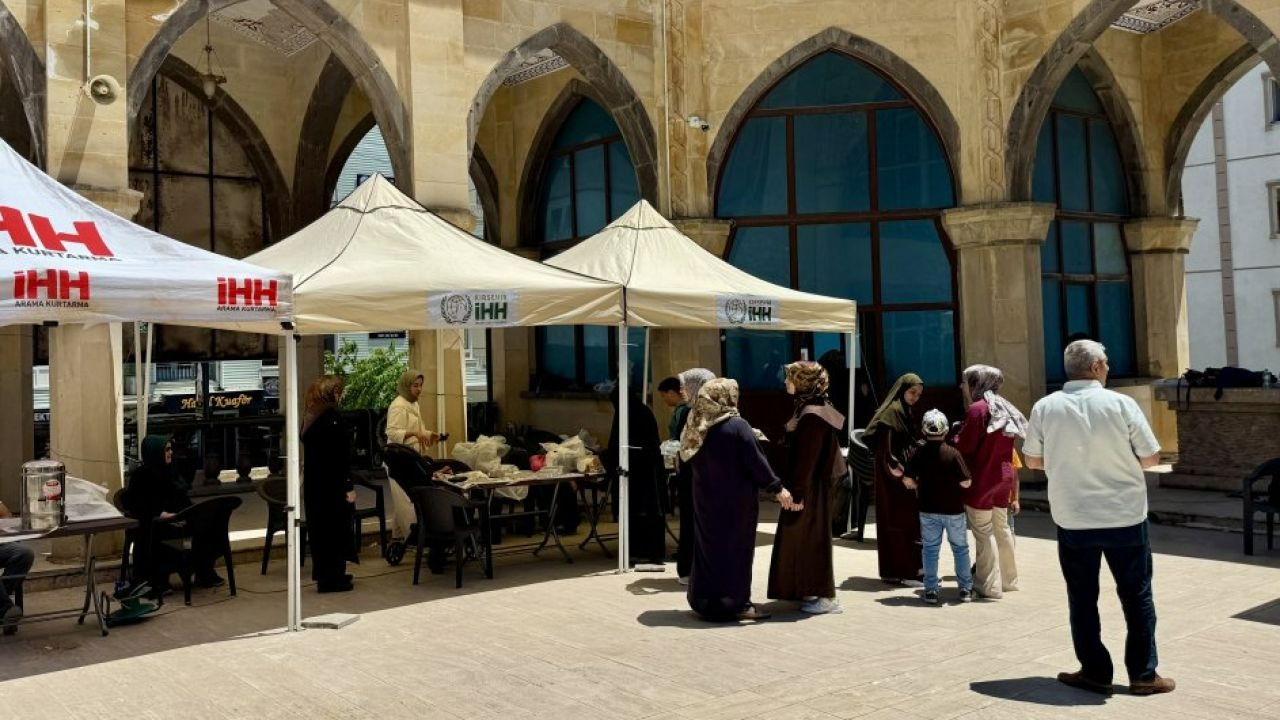 Kırşehir'de hafızlık öğrencileri yararına kermes düzenlendi