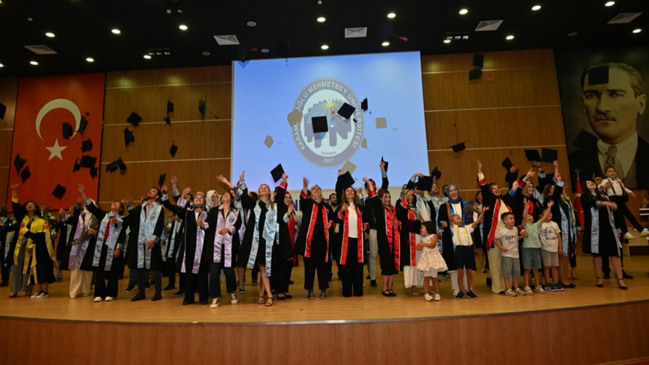KMÜ'de son kep de havaya atıldı