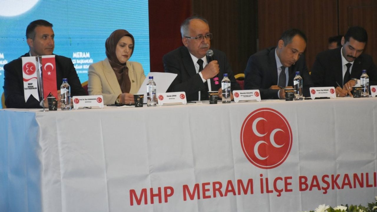 MHP Genel Başkan Yardımcısı Mustafa Kalaycı, partisinin Meram İlçe Başkanlığı Kongresi'nde konuştu: