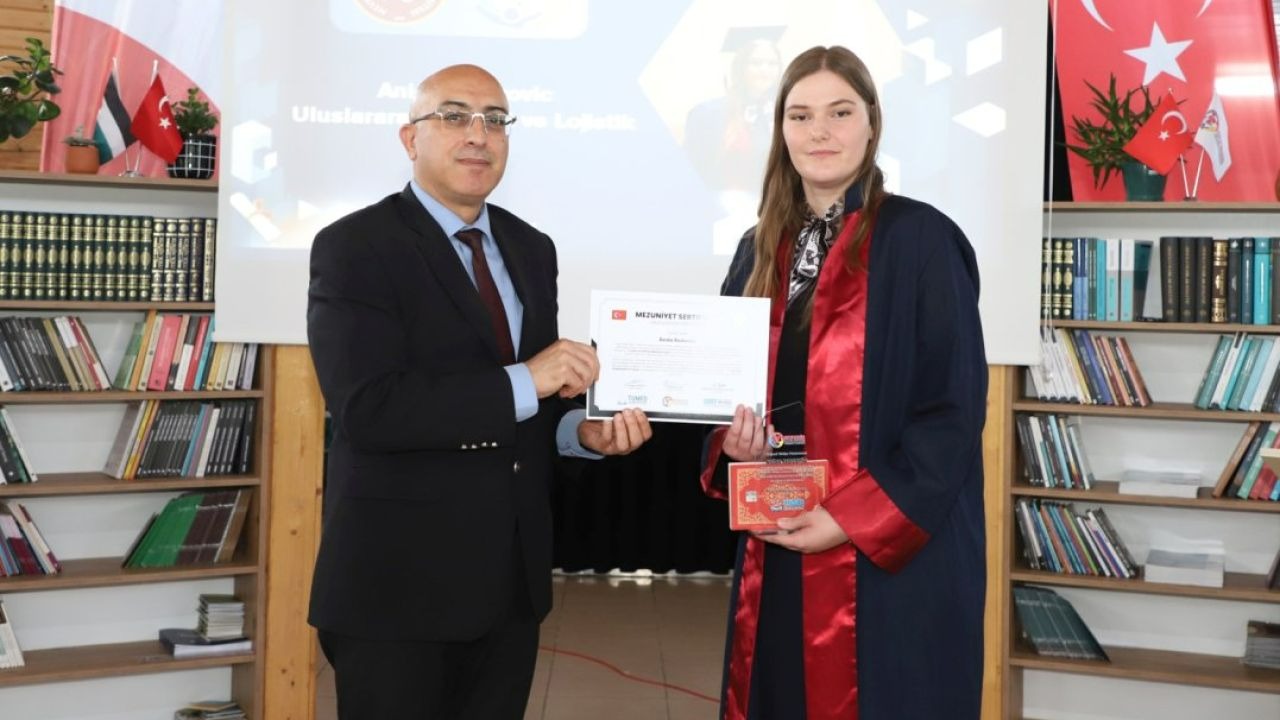 Nevşehir'de üniversitede eğitim gören uluslararası öğrenciler için mezuniyet töreni yapıldı