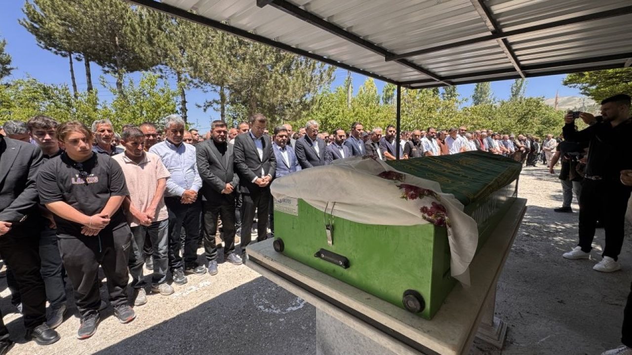 Niğde'de selde hayatını kaybeden kadının cenazesi defnedildi