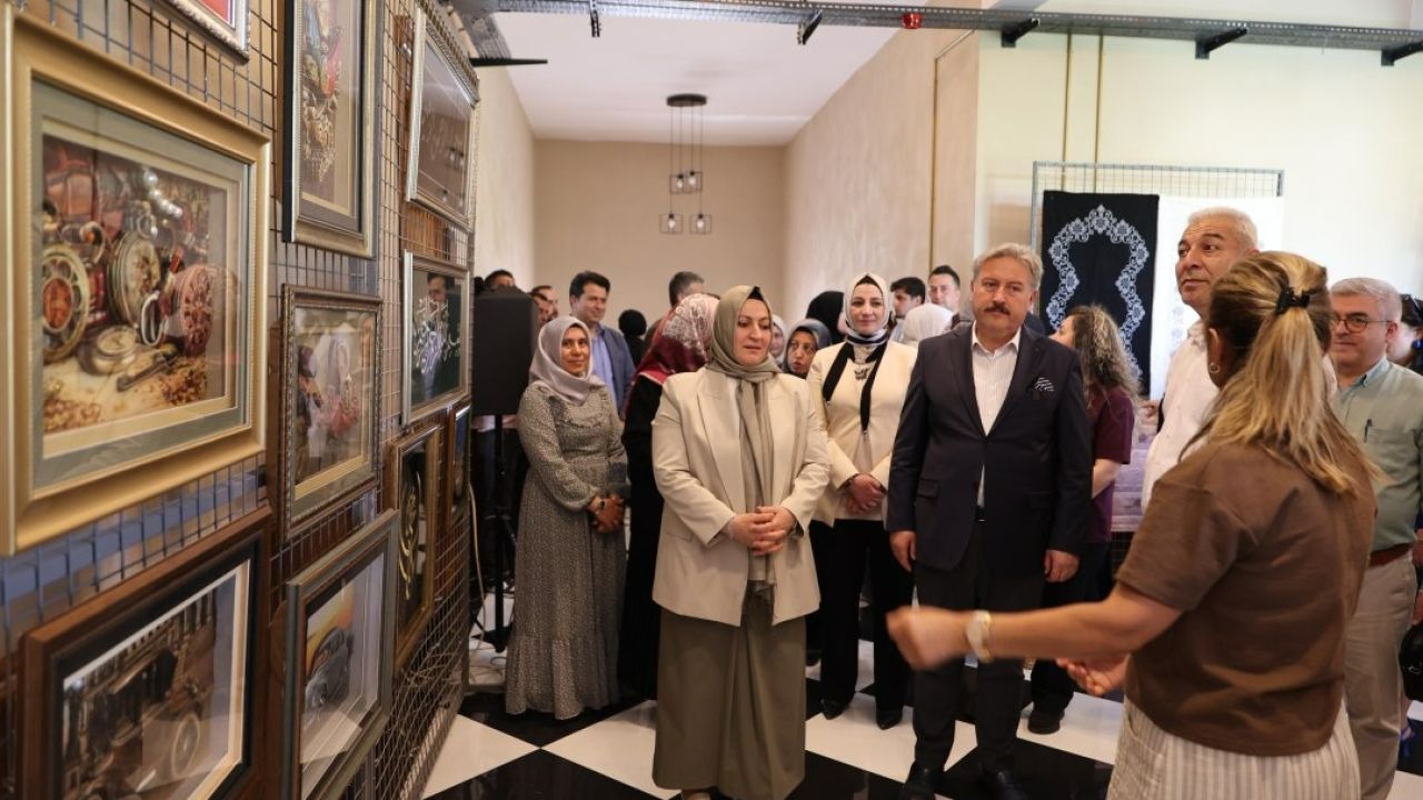 Sanat Melikgazi'de yıl sonu sergisi açıldı