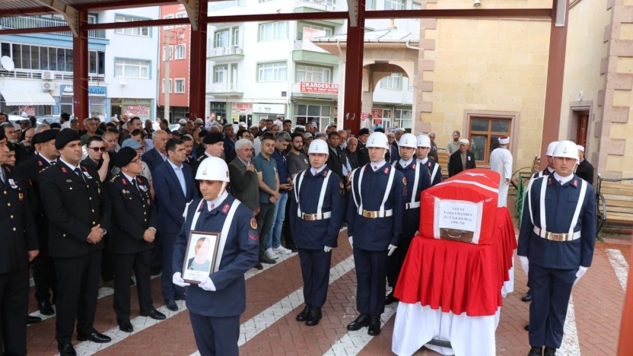 Sinop'ta vefat eden emekli askerin cenazesi Kırşehir'de toprağa verildi