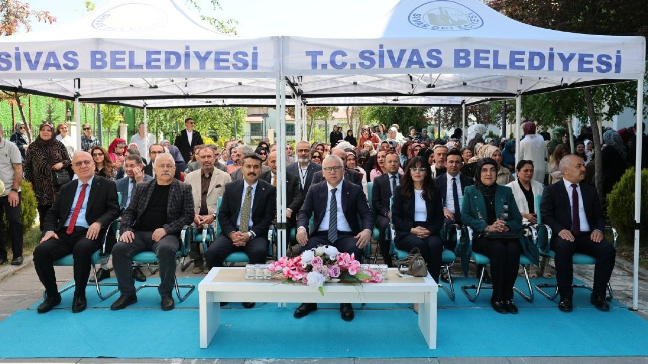 Sivas'ta "Hayat Boyu Öğrenme Haftası" kapsamında sergi açıldı