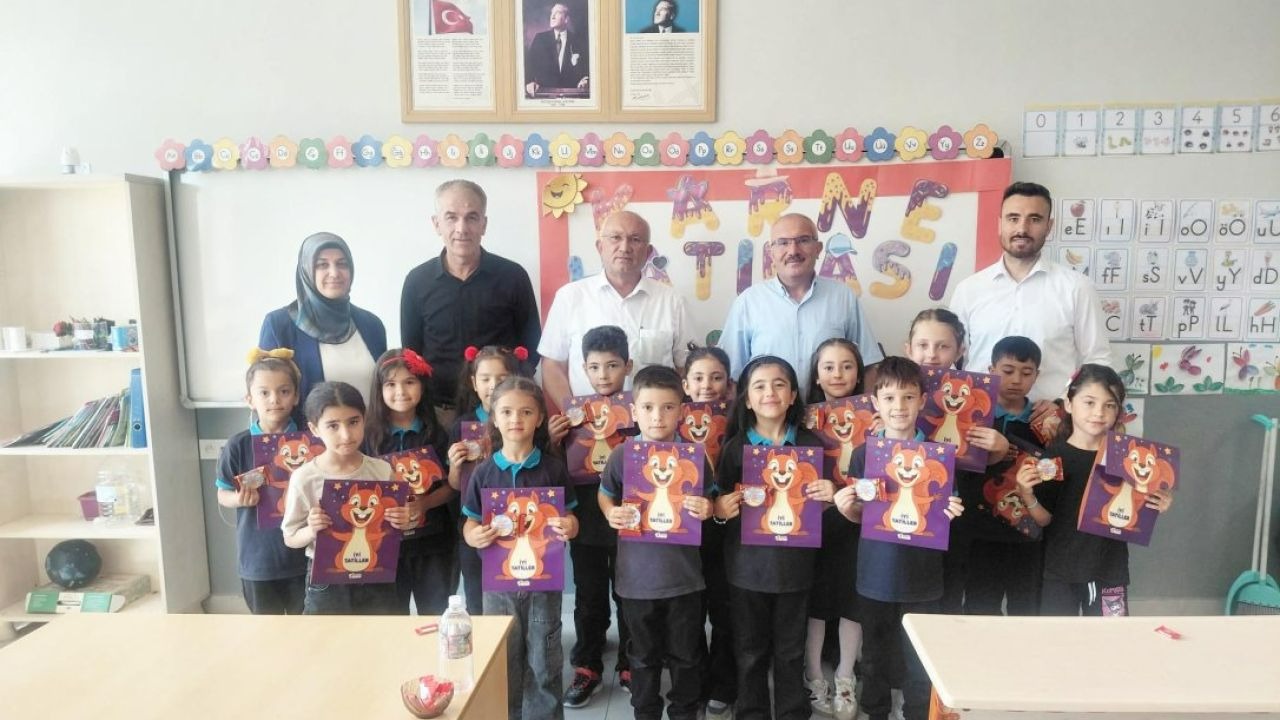 Sorgun'da öğrenciler karne sevinci yaşadı