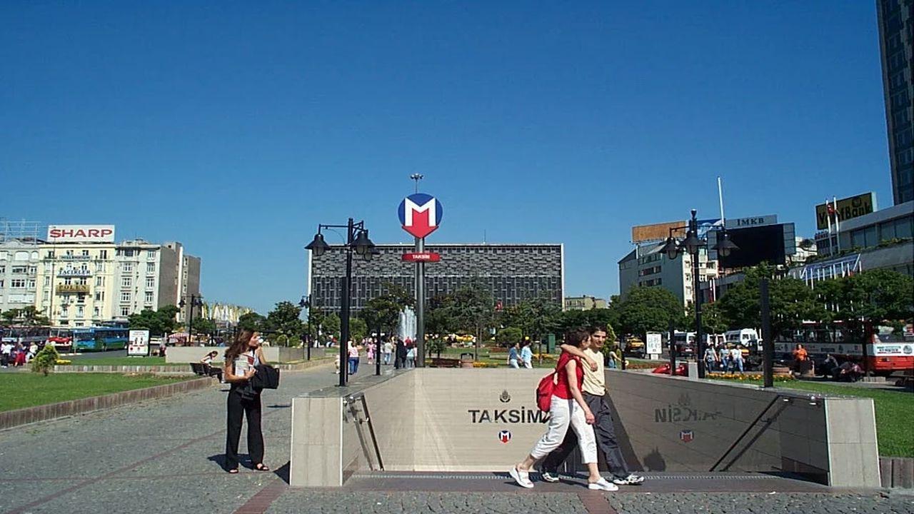Taksim metro istasyonu ikinci duyuruya kadar kapatıldı