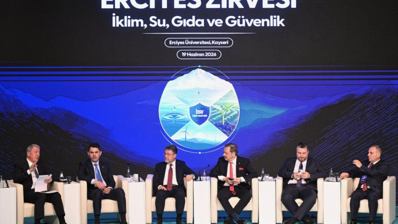 TBMM Milli Savunma Komisyonu Başkanı Akar, Erciyes Zirvesi'nde konuştu: