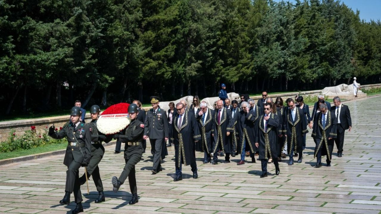 Uyuşmazlık Mahkemesi heyetinden Anıtkabir'e ziyaret