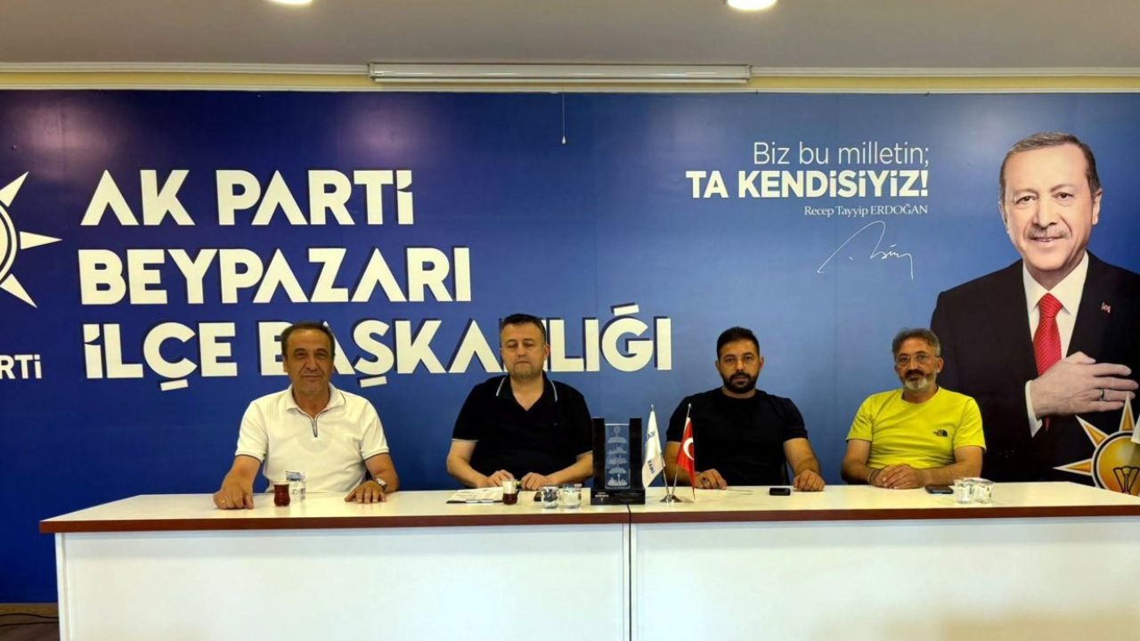 AK Parti Beypazarı İlçe Teşkilatı toplantıda bir araya geldi