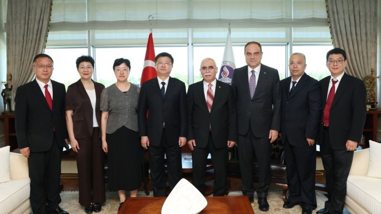 AYM Başkanı Özkaya, Çin'in Zhejiang Eyaleti Yüksek Halk Mahkemesi heyetini kabul etti