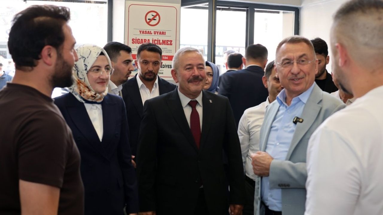 Fuat Oktay, teşkilat, esnaf ve sanayicilerle bir araya geldi