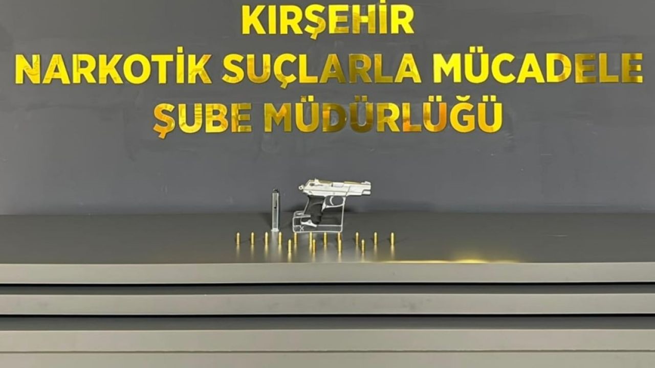 Kırşehir'de ruhsatsız silah ele geçirildi