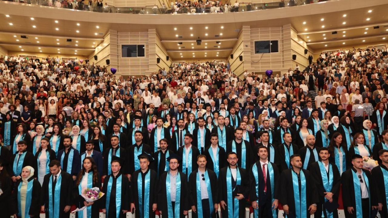 Mezuniyet heyecanı yaşandı