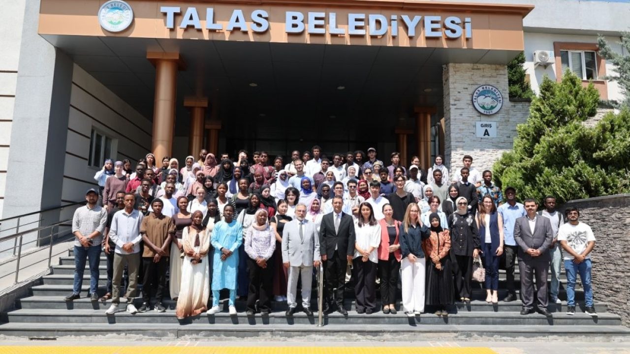 Talas Belediye Başkanı Yalçın, uluslararası öğrencilerle bir araya geldi