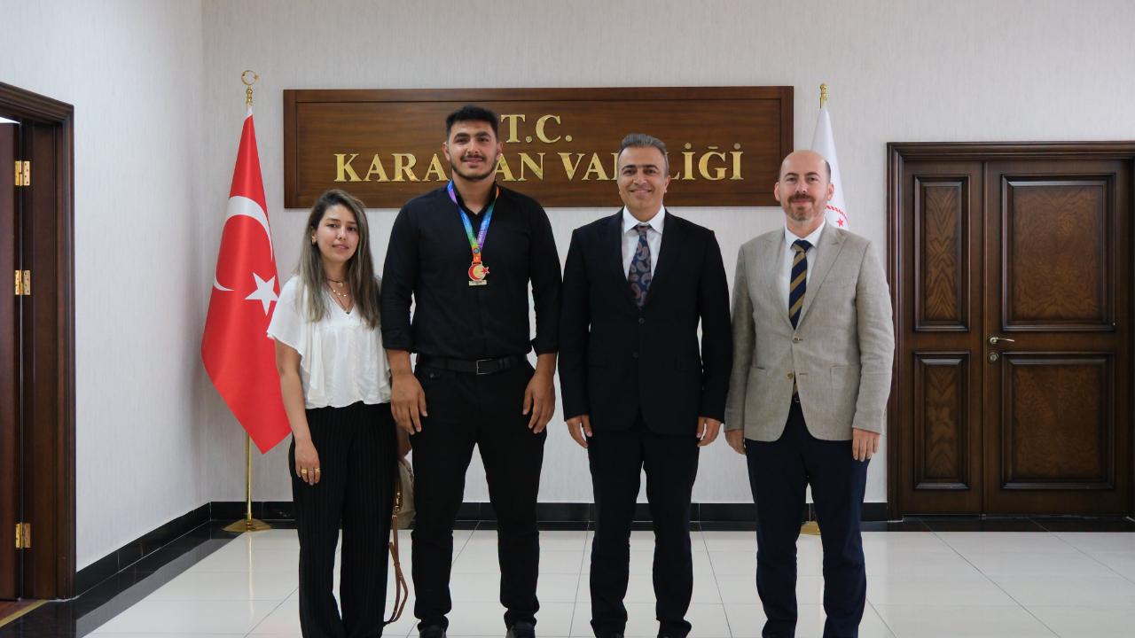 Vali Çiçek sporcuları ağırladı