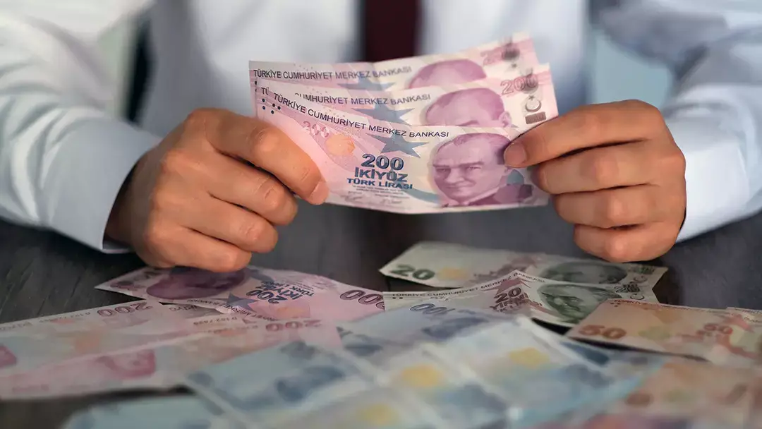 Bankalar Yarışı Kızıştırdı: Emekliye 20, 25 ve 32 Bin TL Karşılıksız Para