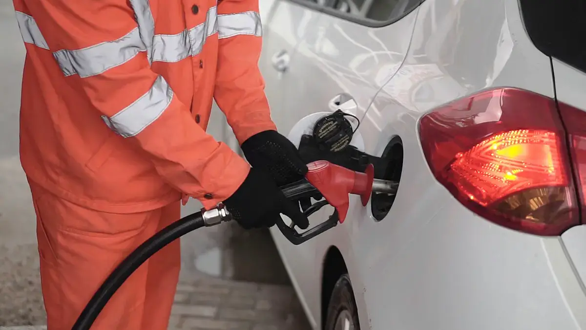 Benzine okkalı zam geliyor! Tarih belli oldu, tabela yine değişiyor